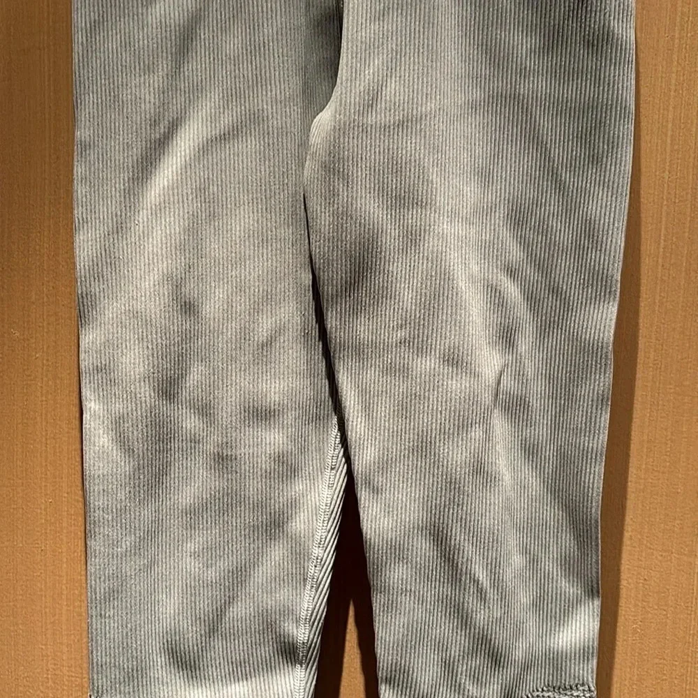 Aerie Offline Women's Main Squeeze Seamless High Rise Waffle Leggings Stone Gray